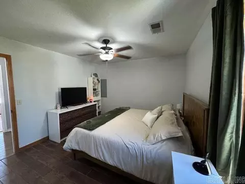 Bedroom - 349 E Pine St, Batesville, AR 72501 photo 4 of 4