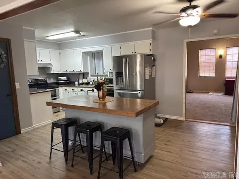 Kitchen - 349 E Pine St, Batesville, AR 72501 photo 1 of 5