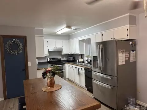 Kitchen - 349 E Pine St, Batesville, AR 72501 photo 4 of 5