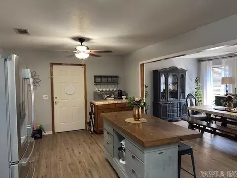 Entry Way - 349 E Pine St, Batesville, AR 72501 photo 1 of 1