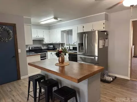 Kitchen - 349 E Pine St, Batesville, AR 72501 photo 3 of 5
