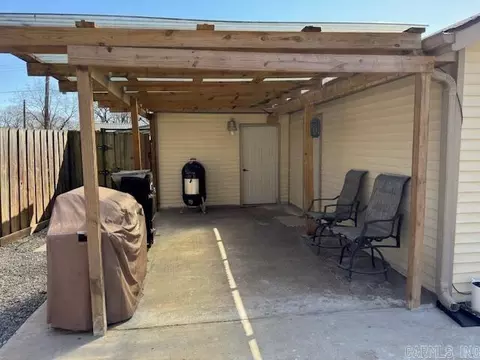 Exterior - 349 E Pine St, Batesville, AR 72501 photo 5 of 5