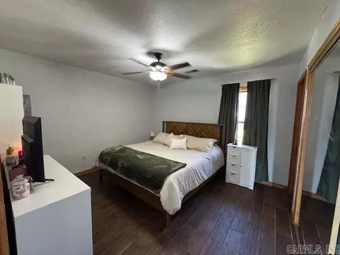 Bedroom - 349 E Pine St, Batesville, AR 72501 photo 3 of 4