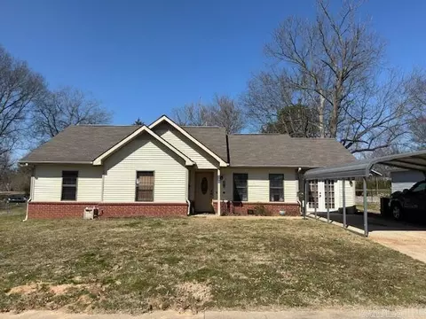 Exterior - 349 E Pine St, Batesville, AR 72501 photo 2 of 5