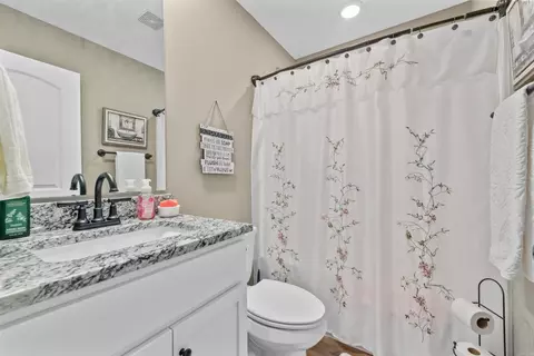 Bath - 95 Buena Vis, Cabot, AR 72023 photo 2 of 2