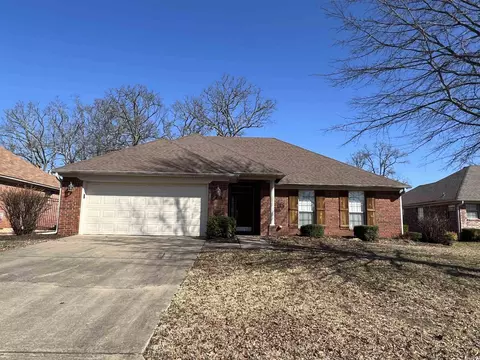 Exterior - 4530 Oregon Trl, Conway, AR 72034 photo 1 of 6