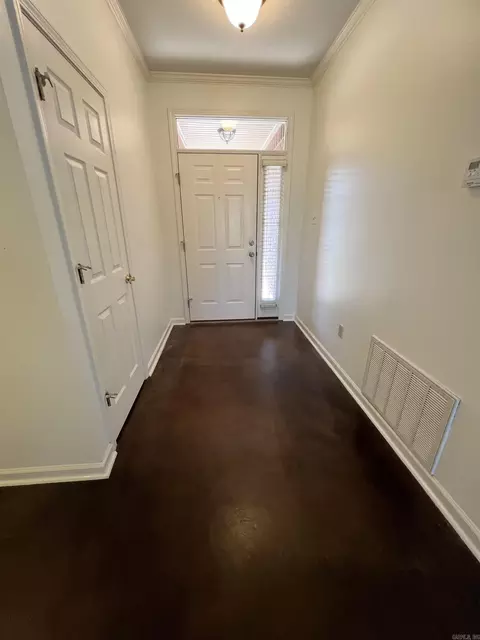 Entry Way - 4530 Oregon Trl, Conway, AR 72034 photo 3 of 3