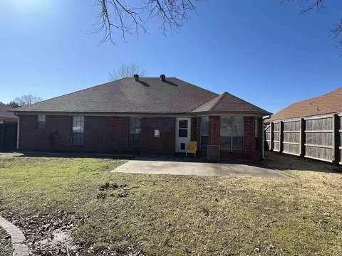Exterior - 4530 Oregon Trl, Conway, AR 72034 photo 5 of 6