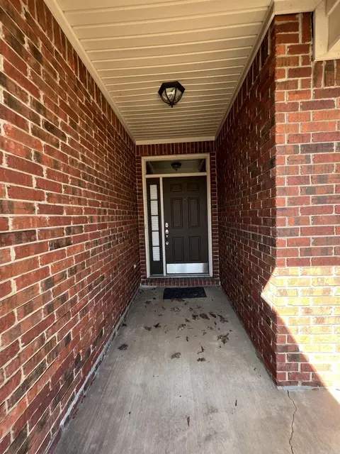 Entry Way - 4530 Oregon Trl, Conway, AR 72034 photo 1 of 3
