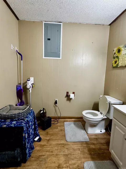 Bath - 1201 N 18th St, Ozark, AR 72949 photo 1 of 2