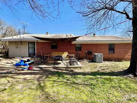 Exterior - 1201 N 18th St, Ozark, AR 72949 photo 2 of 3