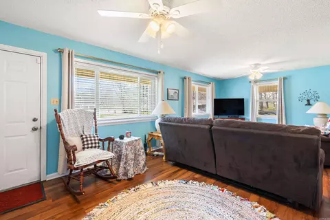 906 Willow St, Malvern, AR 72104 photo 3