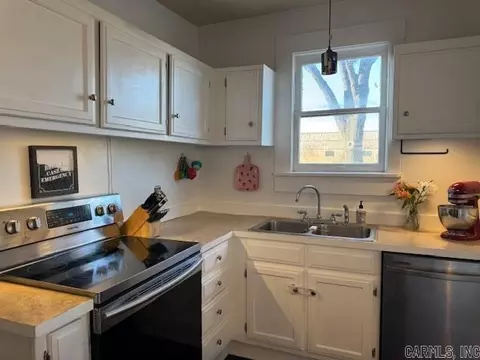 1422 Mitchell St, Conway, AR 72034 photo 9
