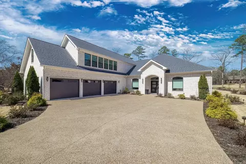 13 Loyola Dr, Hot Springs Village, AR 71909