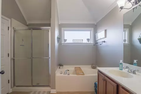 Bath - 12 Payton Dr, Cabot, AR 72023 photo 3 of 3