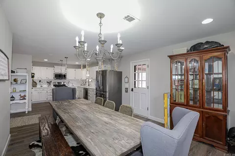 Dining - 15500 Dusky Ln, Bauxite, AR 72011 photo 5 of 5