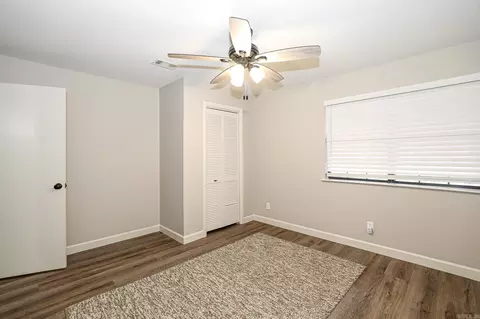Bedroom - 15500 Dusky Ln, Bauxite, AR 72011 photo 2 of 8