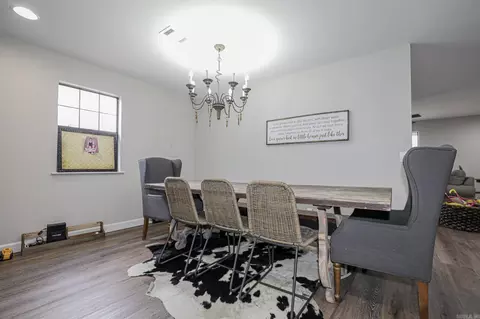 Dining - 15500 Dusky Ln, Bauxite, AR 72011 photo 3 of 5
