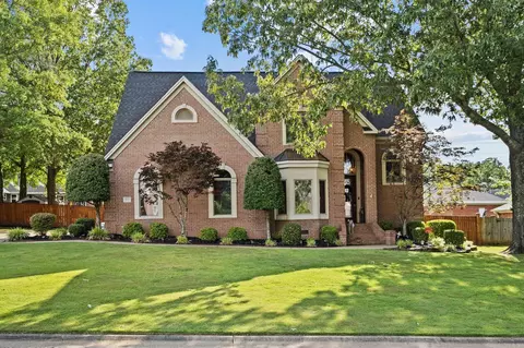 607 Pin Oak Dr, Searcy, AR 72143