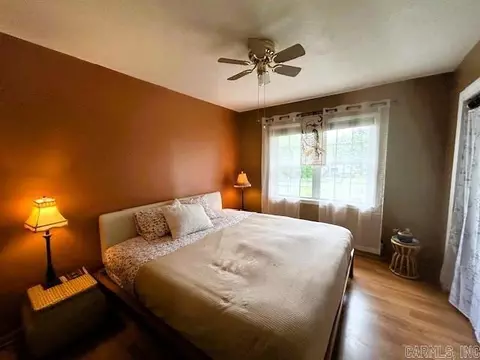 Bedroom - 1605 Maple Dr, Mountain View, AR 72560 photo 3 of 5