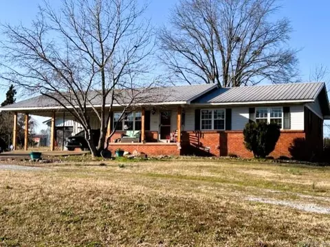 Exterior - 1605 Maple Dr, Mountain View, AR 72560 photo 1 of 10