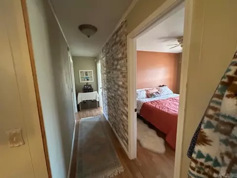 Entry Way - 1605 Maple Dr, Mountain View, AR 72560 photo 2 of 2