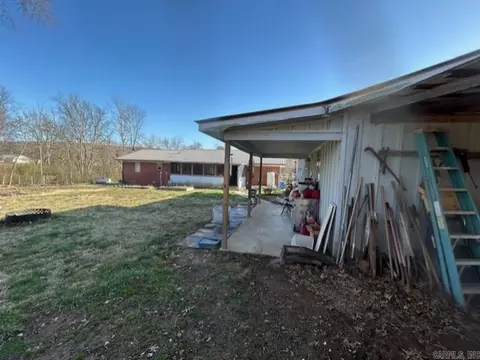 Exterior - 1605 Maple Dr, Mountain View, AR 72560 photo 4 of 10