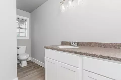 Bath - 11264 Maple Grove Ln, Trumann, AR 72472 photo 2 of 3