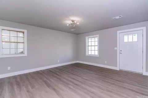 Living - 11264 Maple Grove Ln, Trumann, AR 72472 photo 7 of 8
