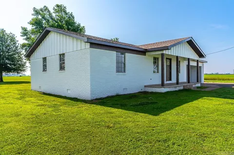 Exterior - 11264 Maple Grove Ln, Trumann, AR 72472 photo 3 of 8