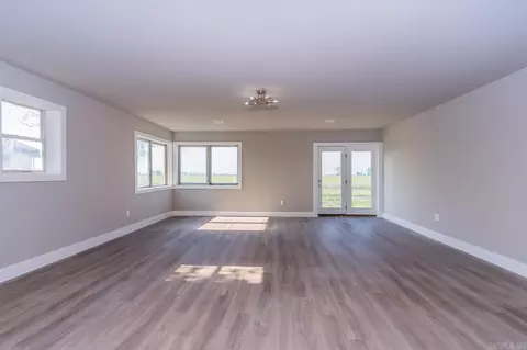 Living - 11264 Maple Grove Ln, Trumann, AR 72472 photo 5 of 8