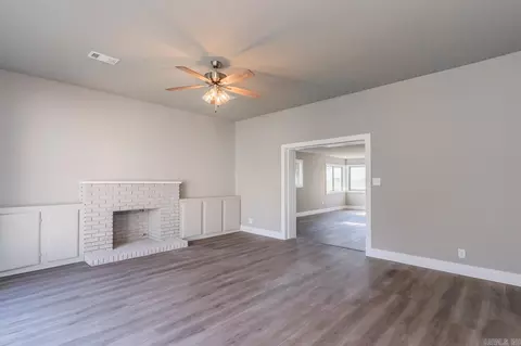Living - 11264 Maple Grove Ln, Trumann, AR 72472 photo 2 of 8