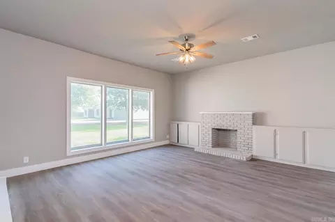 Living - 11264 Maple Grove Ln, Trumann, AR 72472 photo 1 of 8