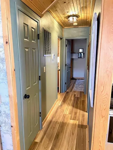 Entry Way - 89 E B E Valley Dr, Hardy, AR 72542 photo 2 of 3
