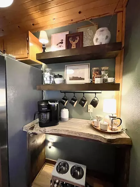 Kitchen - 89 E B E Valley Dr, Hardy, AR 72542 photo 2 of 5