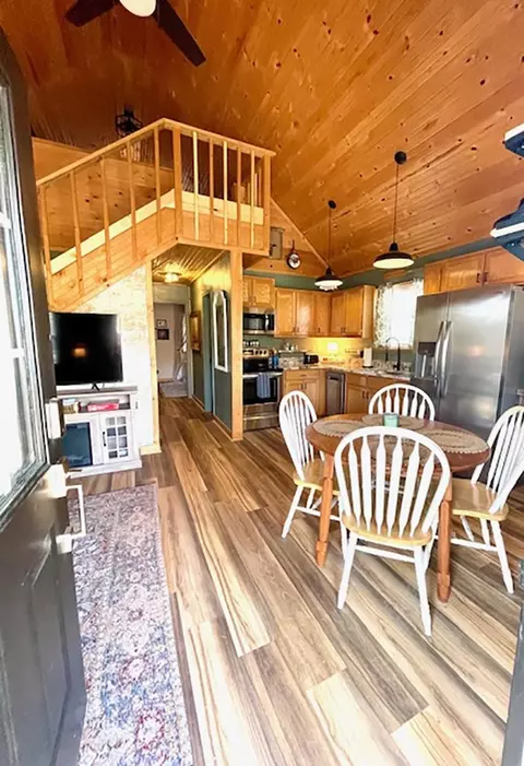 Entry Way - 89 E B E Valley Dr, Hardy, AR 72542 photo 1 of 3
