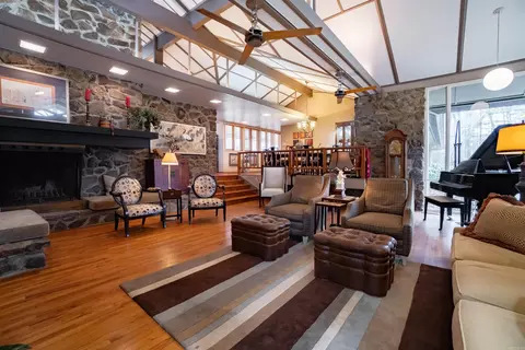 Living - 1401 E Main St, Cabot, AR 72023 photo 3 of 3