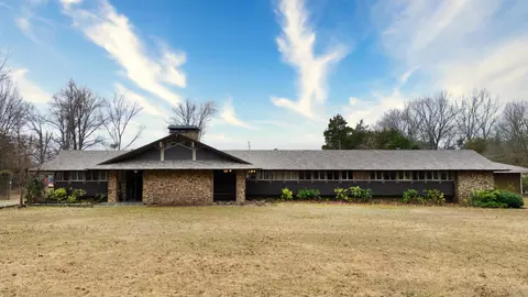 Exterior - 1401 E Main St, Cabot, AR 72023 photo 1 of 5