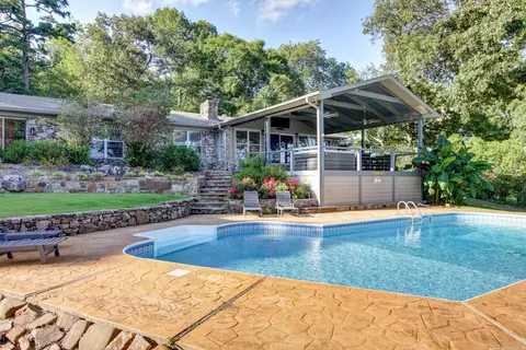 207 W Mountain View Cir, Hot Springs National Park, AR 71913