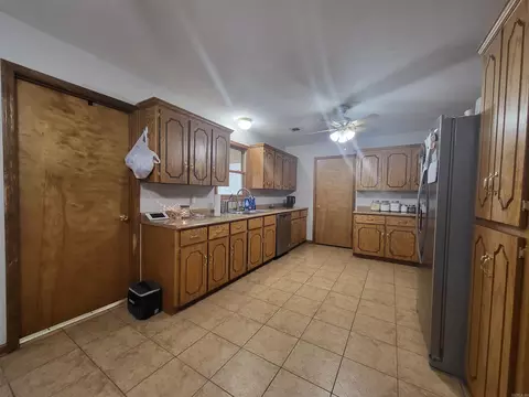 Kitchen - 24 Newcastle Dr, Cabot, AR 72023 photo 1 of 4