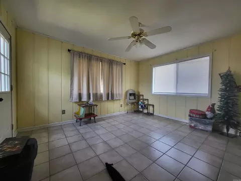 Living - 24 Newcastle Dr, Cabot, AR 72023 photo 3 of 4