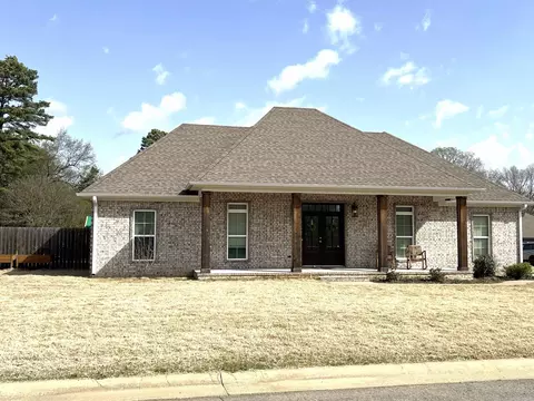 704 Laurel Ct, Searcy, AR 72143