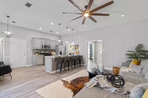 Entry Way - 25 Neal St, Bryant, AR 72022 photo 1 of 7