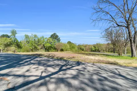 8 Ridge Rd, Searcy, AR 72143