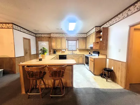 Kitchen - 6901 Camden Cutoff, Pine Bluff, AR 71603 photo 2 of 3