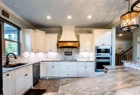 Kitchen - 6033 Lodestone Dr, Alexander, AR 72002 photo 1 of 2