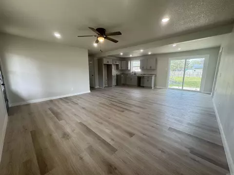 Living - 108 Arnold Rd, Corning, AR 72422 photo 4 of 4
