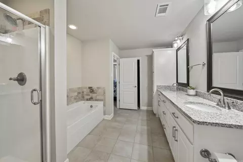 Bath - 12 Fletcher Dr, Austin, AR 72007 photo 4 of 6