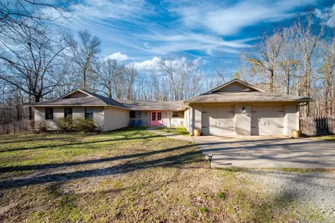 1502 Hickory Dr, Bryant, AR 72019 photo 1