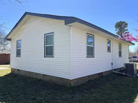 Exterior - 202 E Main St, Corning, AR 72422 photo 5 of 7